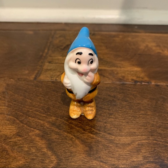 Walt Disney Productions Vintage BASHFUL Snow White’s Seven Dwarfs Ceramic Japan - Picture 1 of 5